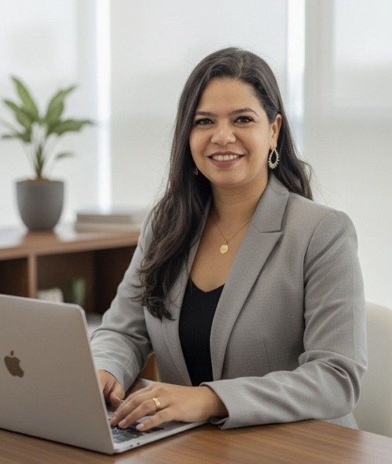 Simone Junqueira - Suporte Digital e Assistente Virtual